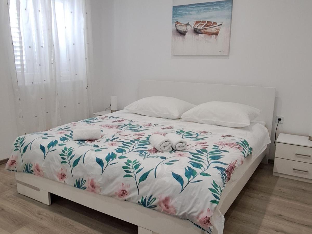 Apartmani Pina 2 Kaštela Eksteriør bilde