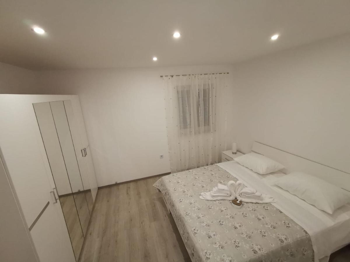 Apartmani Pina 2 Kaštela Eksteriør bilde